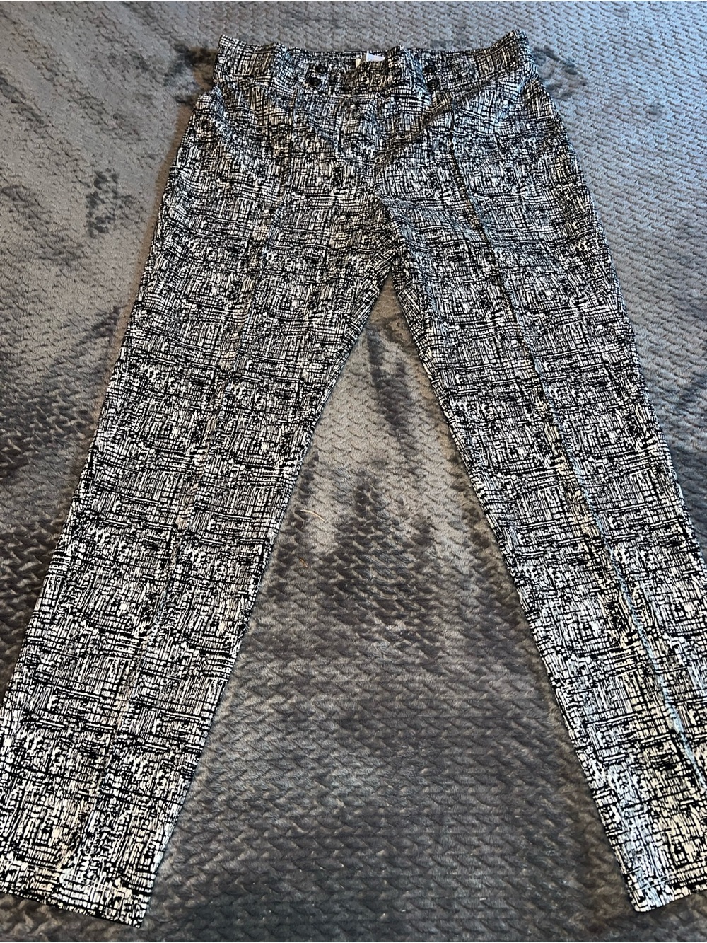 89th & Madison Black and White Abatract Pants